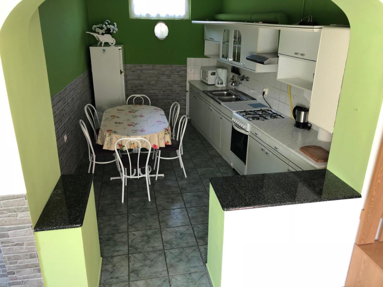 Viktor Apartmanház Zamárdi Exterior foto