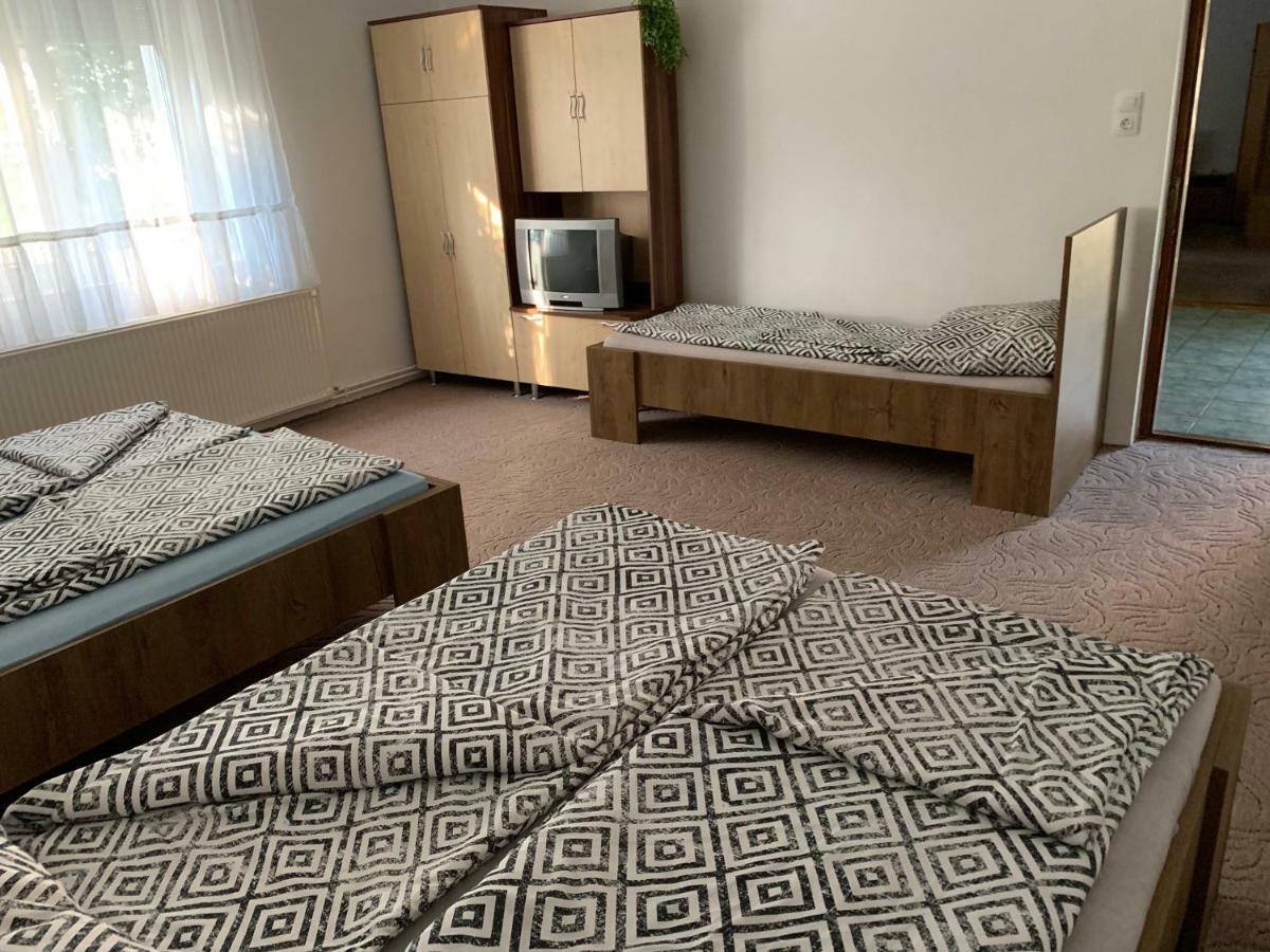 Viktor Apartmanház Zamárdi Exterior foto